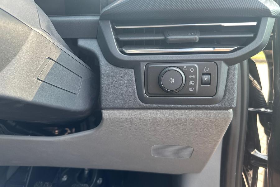 Ford TRANSIT CUSTOM Photo a1c374d2-95f4-4639-aa2c-f3192bdbd9cb.jpg