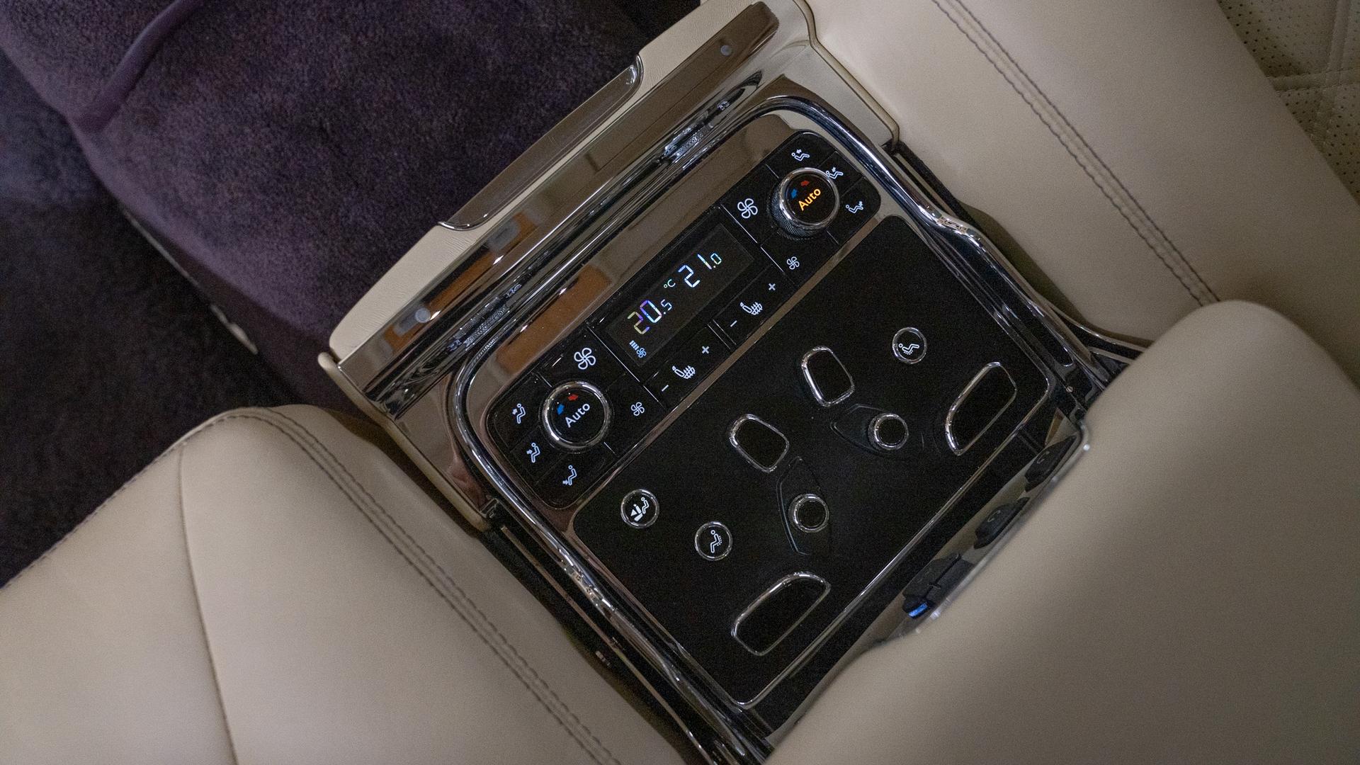 Bentley Mulsanne Photo a1c9d111-f8aa-4de3-ac1c-caa03a67ec62.jpg