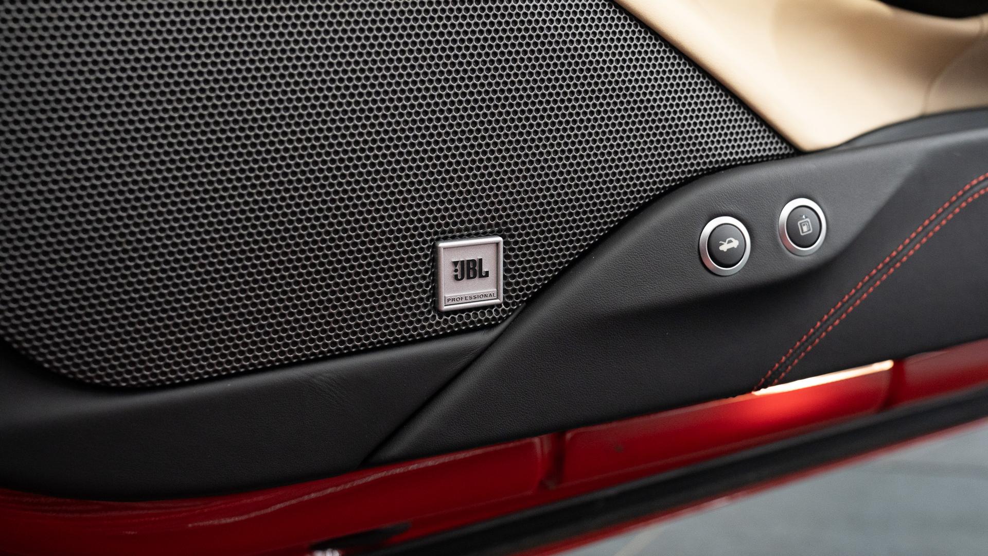 Ferrari 488 Photo a1cbdc43-c426-44eb-bc7f-1ebf49bcf0e8.jpg