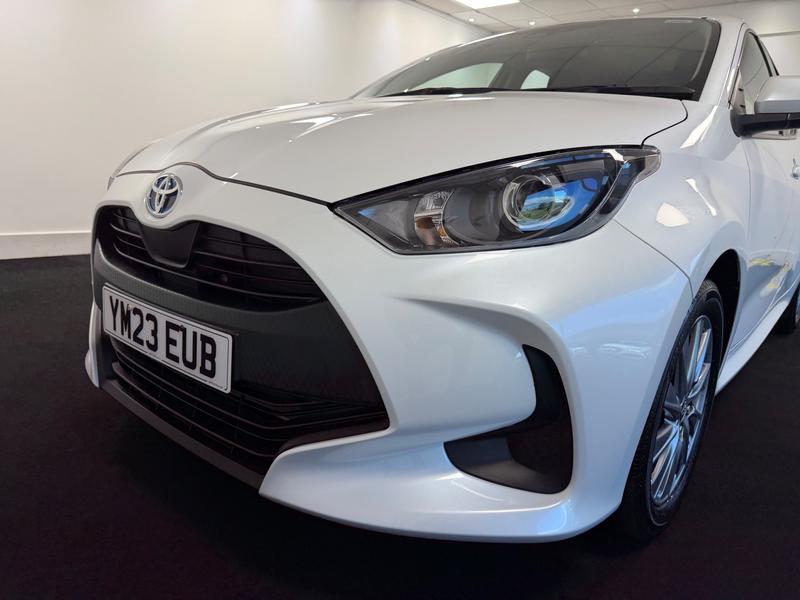 Toyota Yaris Photo a1cd92a4-9ede-4061-9e62-e475ac6c3e62.jpg