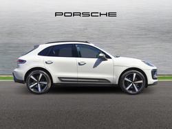 PORSCHE Macan Photo 3