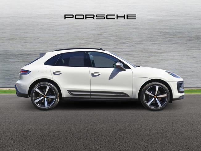 PORSCHE Macan Photo 3