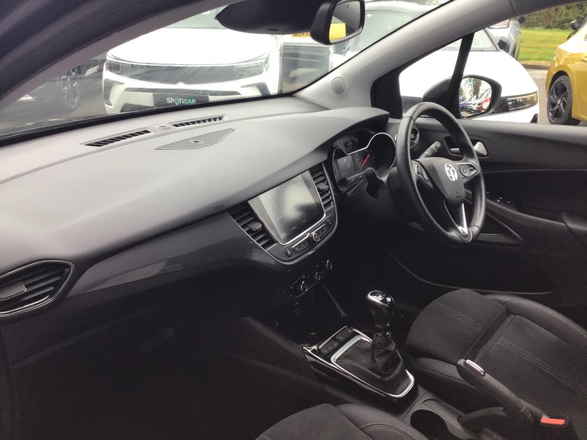 Vauxhall Crossland Photo a1f7fd8c-d1f3-446c-8d71-6807ca2c00b9.jpg