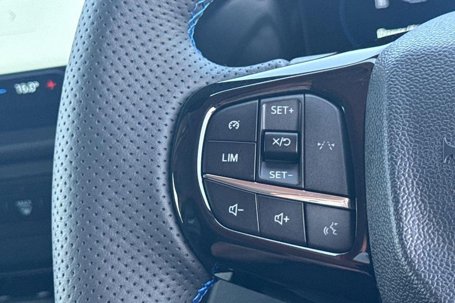 Ford TRANSIT CUSTOM Photo a1fa1d50-3f70-45bd-bd92-0bff3e90007c.jpg