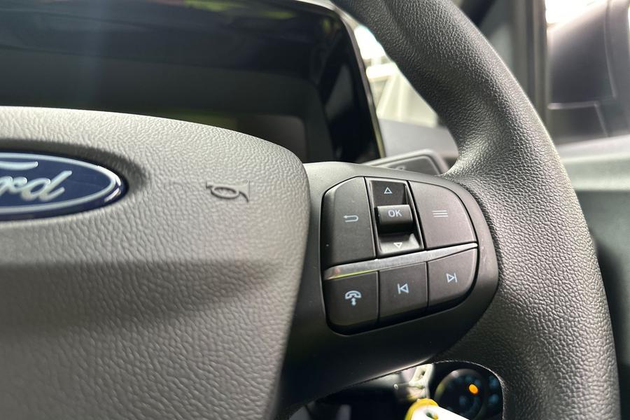 Ford TRANSIT COURIER Photo a20174ba-a64e-4af0-a150-66b610a762ce.jpg