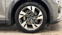 Audi Q8 e-tron Photo 5