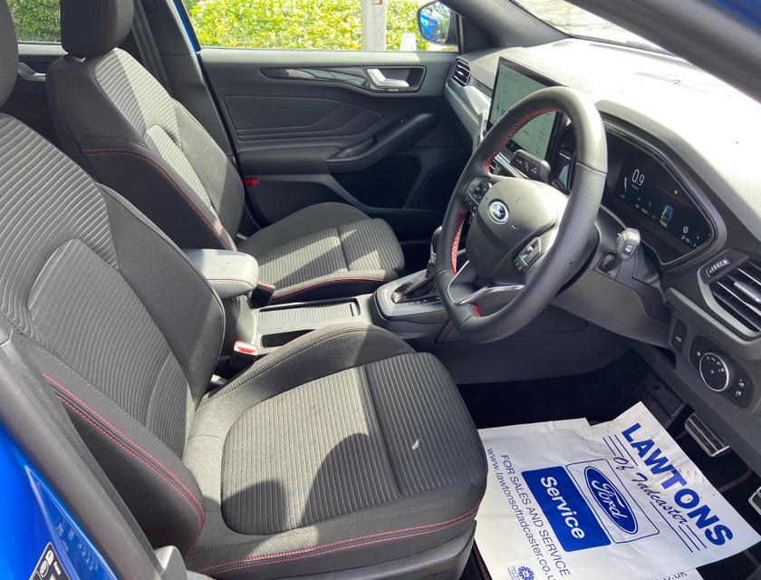 Ford Focus Photo a21d94a5-f2d7-4605-8acd-6587325667c6.jpg