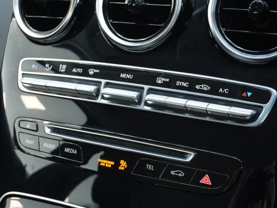 Mercedes-Benz C Class Photo a222d6eb-1820-4076-b28f-e5cc8100525f.jpg