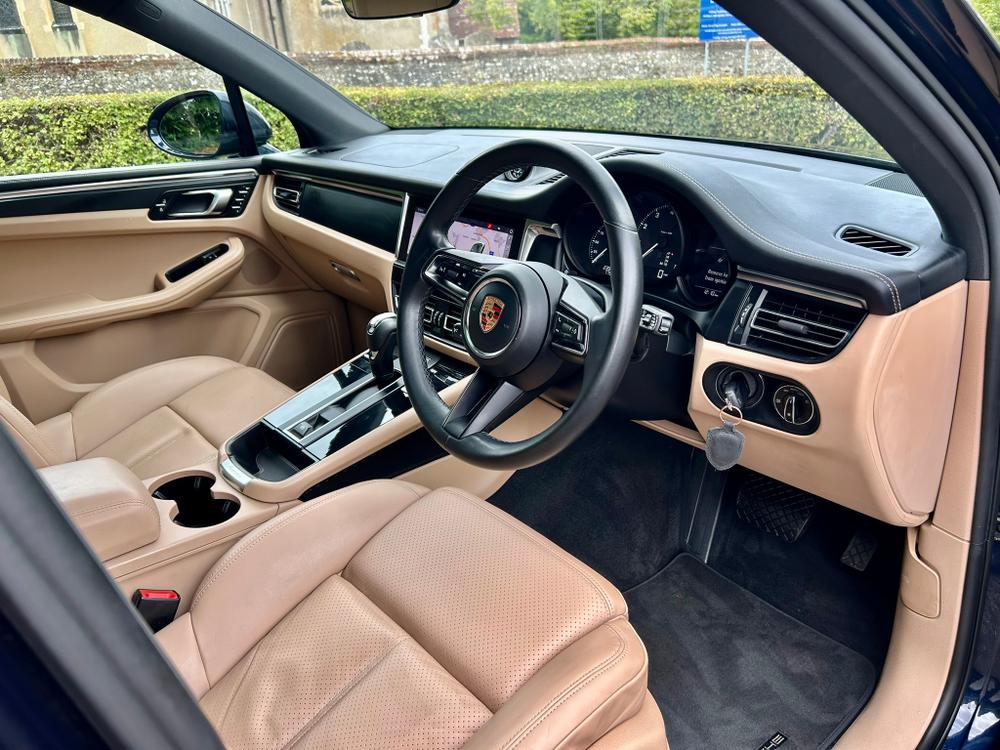 Used Porsche Macan YJ72ASM 32