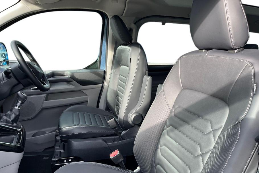 Used Ford TOURNEO CUSTOM 18/N123243 10