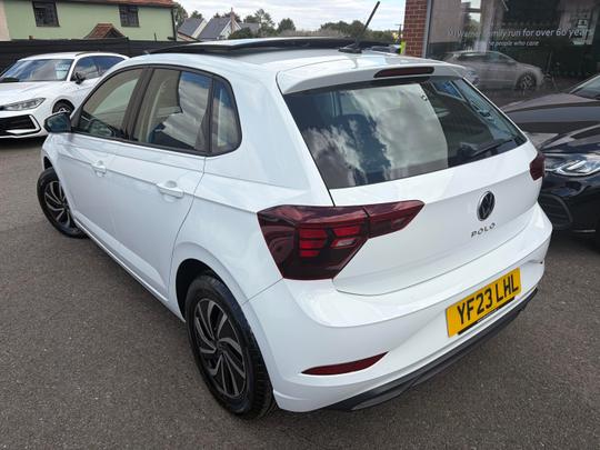 Volkswagen Polo Photo a24bb4b1-094c-42cf-9bf6-27abb6d4f74c.jpg