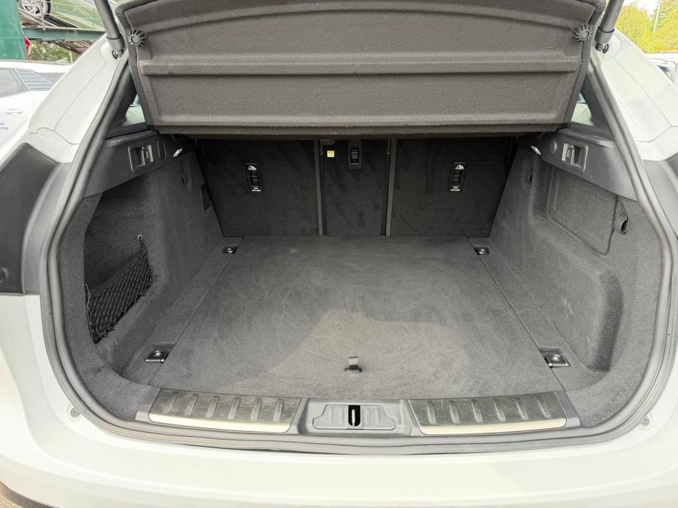 Jaguar F-PACE Photo a264d661-e2a4-472e-8da7-346e87d545ad.JPEG