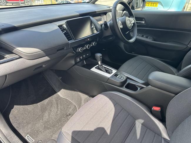 Honda Jazz Photo a2730f55-c26a-4aab-b29a-5ed3a281137a.jpg