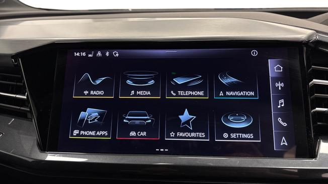 AUDI Q4 e-tron Photo 5