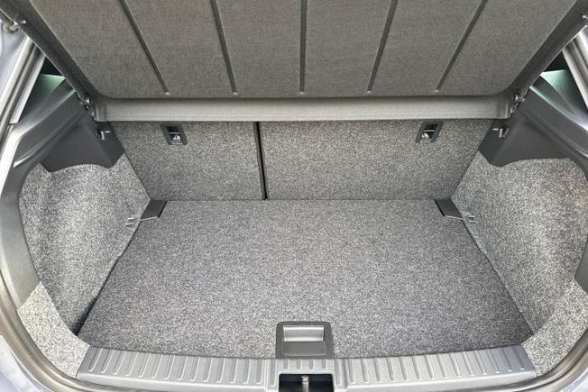 SEAT Ibiza Photo 12