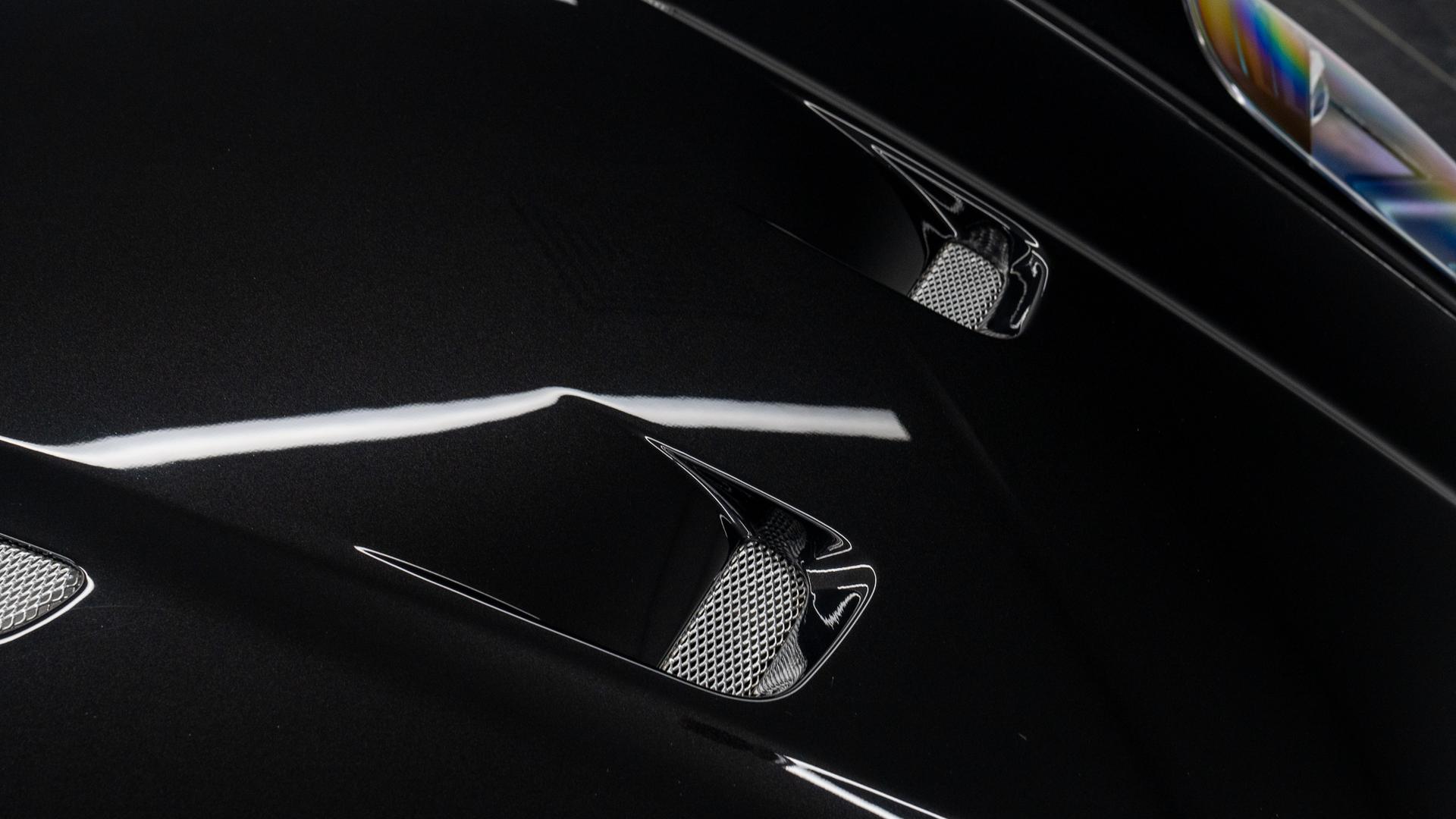 Aston Martin DBS Photo a28c817a-17b8-4ac8-ba6c-fc167e0bb64b.jpg