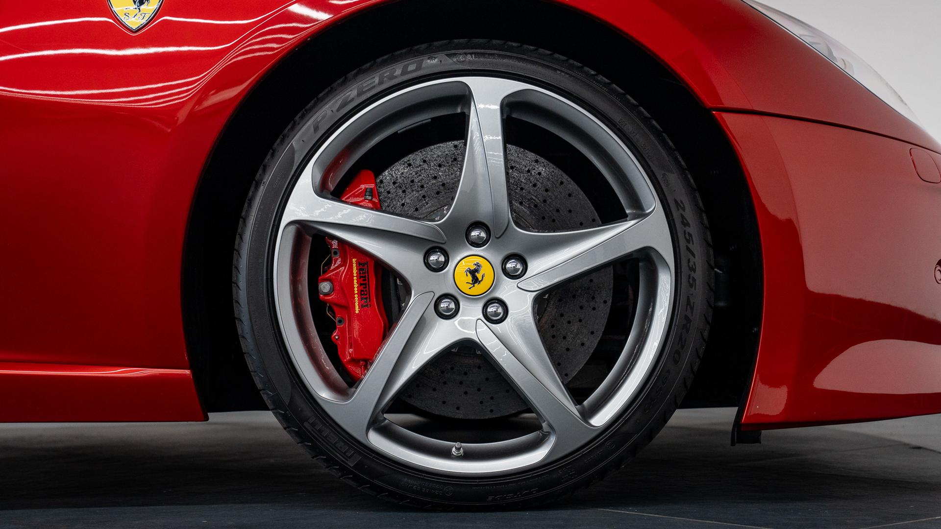 Ferrari 599 Photo a2a40204-b373-449f-89bd-8f51bf8e832a.jpg