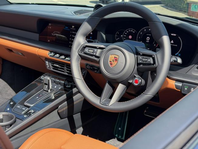 PORSCHE 911 Photo 6