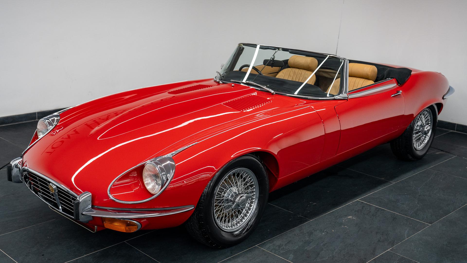 Jaguar E-Type Photo a2ed5689-1aae-40de-b7f1-efdb04ac3775.jpg