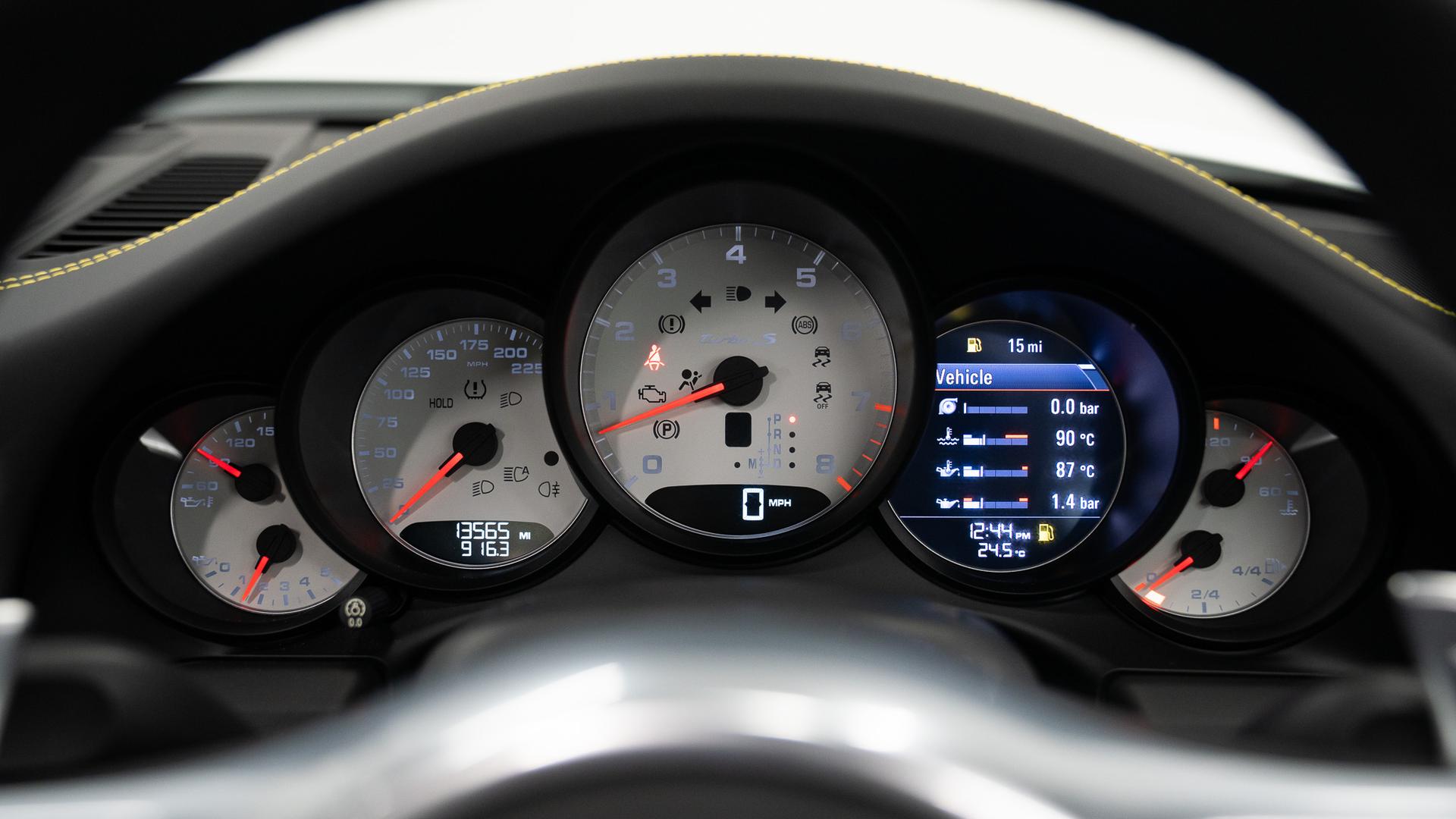 Porsche 911 Photo a2f0023f-5b7c-4b3d-9148-b65c49e6451e.jpg