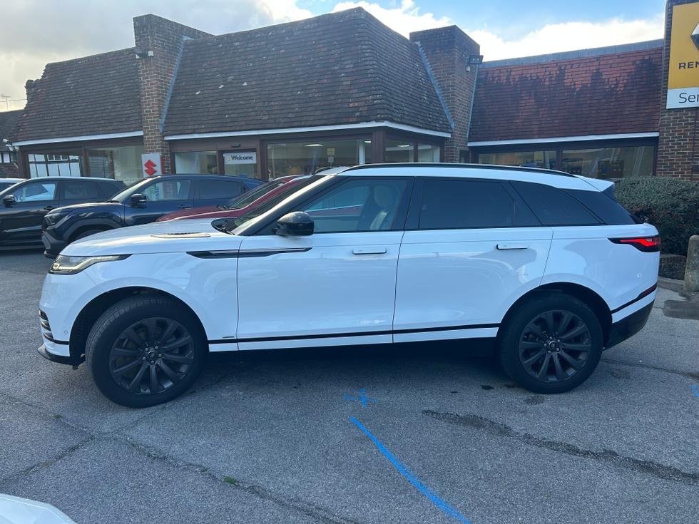 Land Rover Range Rover Velar Photo a2f855e5-e670-4015-8c62-2dc6bd0cadb8.jpeg
