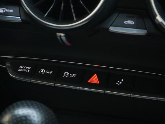 Audi TT Photo a2fd40ba-cbee-4612-9890-7bf6b4399d41.jpg