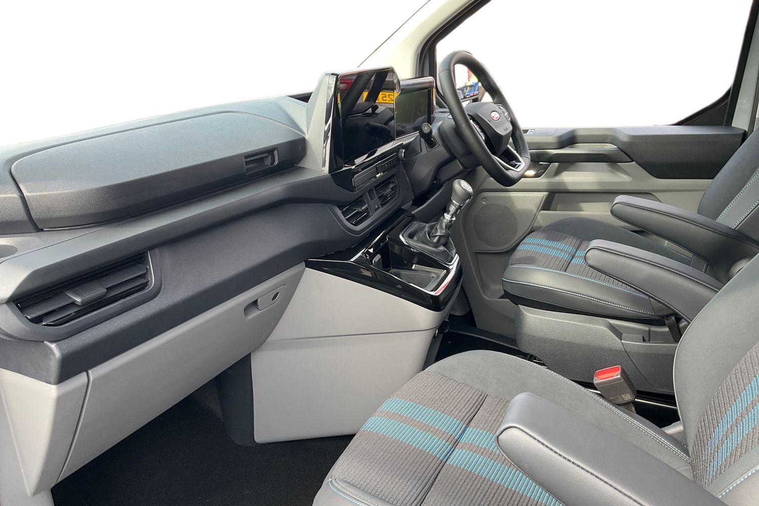 Ford TRANSIT CUSTOM Photo 3