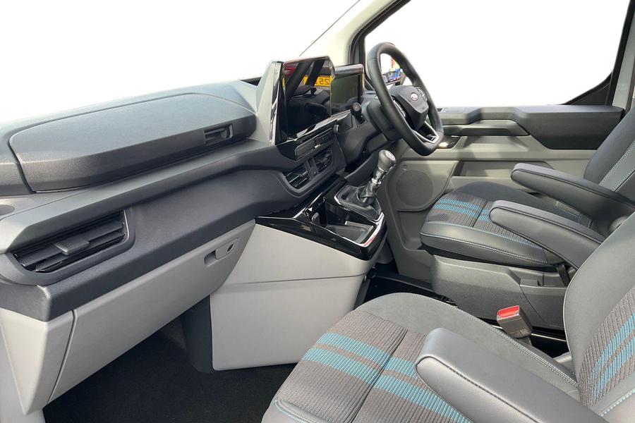 Ford TRANSIT CUSTOM Photo a31d30af-18ac-420c-83af-52c103f7f405.jpg