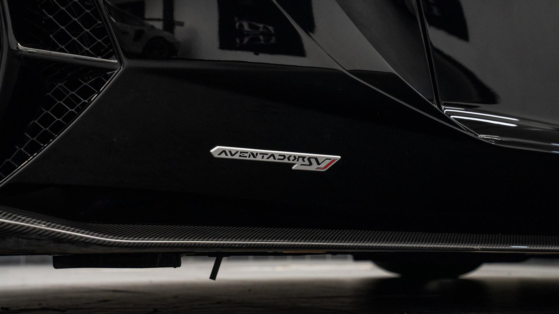 Lamborghini Aventador Photo a31d9b18-6fa6-494d-9ab4-8af829a78a06.jpg