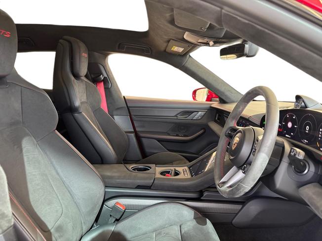PORSCHE Taycan Photo 41