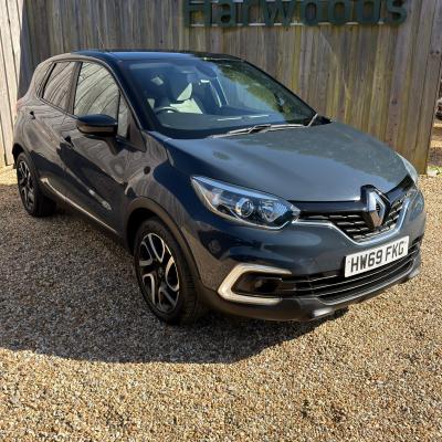 Used 2019 Renault Captur 0.9 TCe ENERGY Iconic SUV 5dr Petrol Manual Euro 6 (s/s) (90 ps) at Harwoods Garage