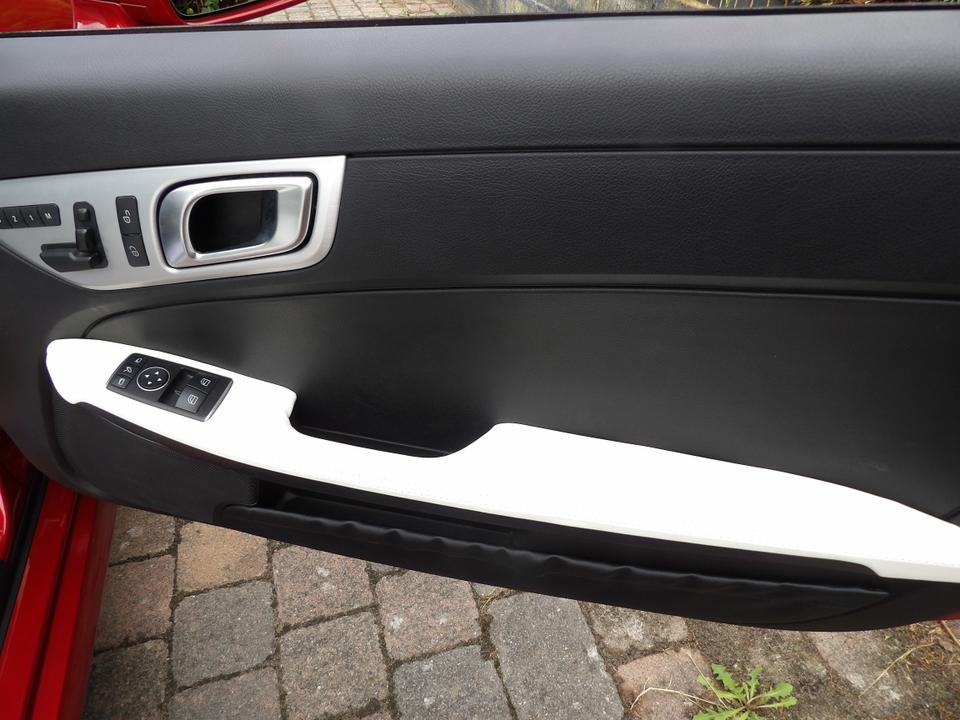 Used Mercedes-Benz SLK BV65EHO 27