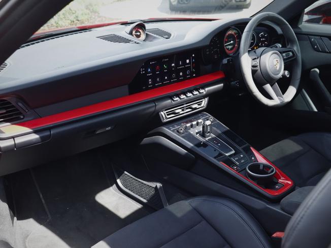 PORSCHE 911 Photo 45