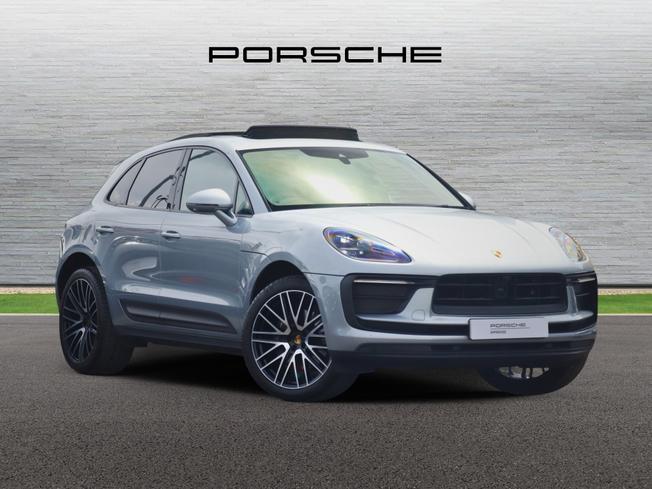 PORSCHE Macan Photo 1