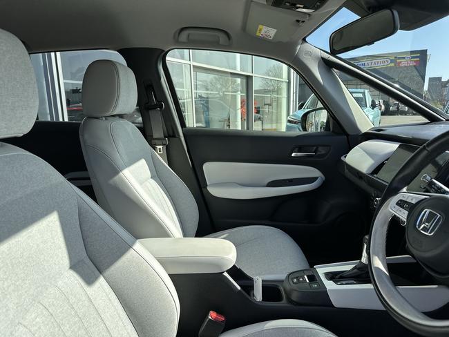 Honda Jazz Photo a333c633-7a7b-40df-bec6-a57c640eac15.jpg