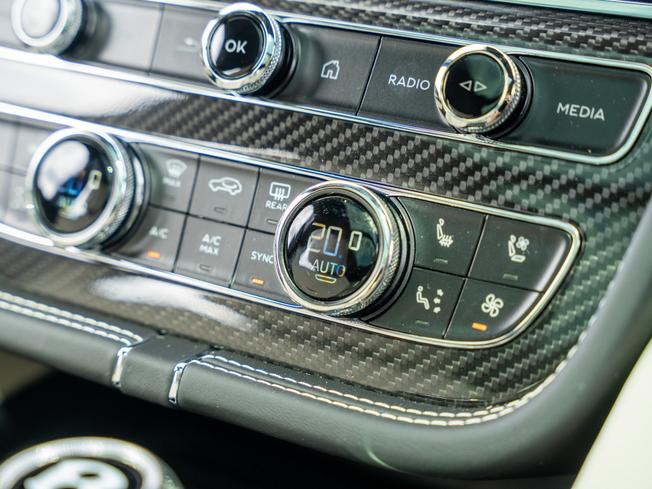 BENTLEY Bentayga Photo 15