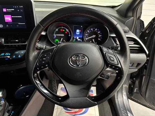 Toyota C-HR Photo a3397023-98c3-4211-a14f-73ba4ef9dfe0.jpeg