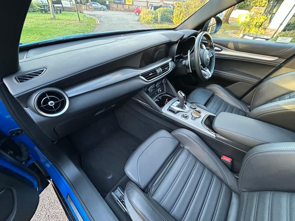 Used Alfa Romeo Stelvio EU74RFX 31