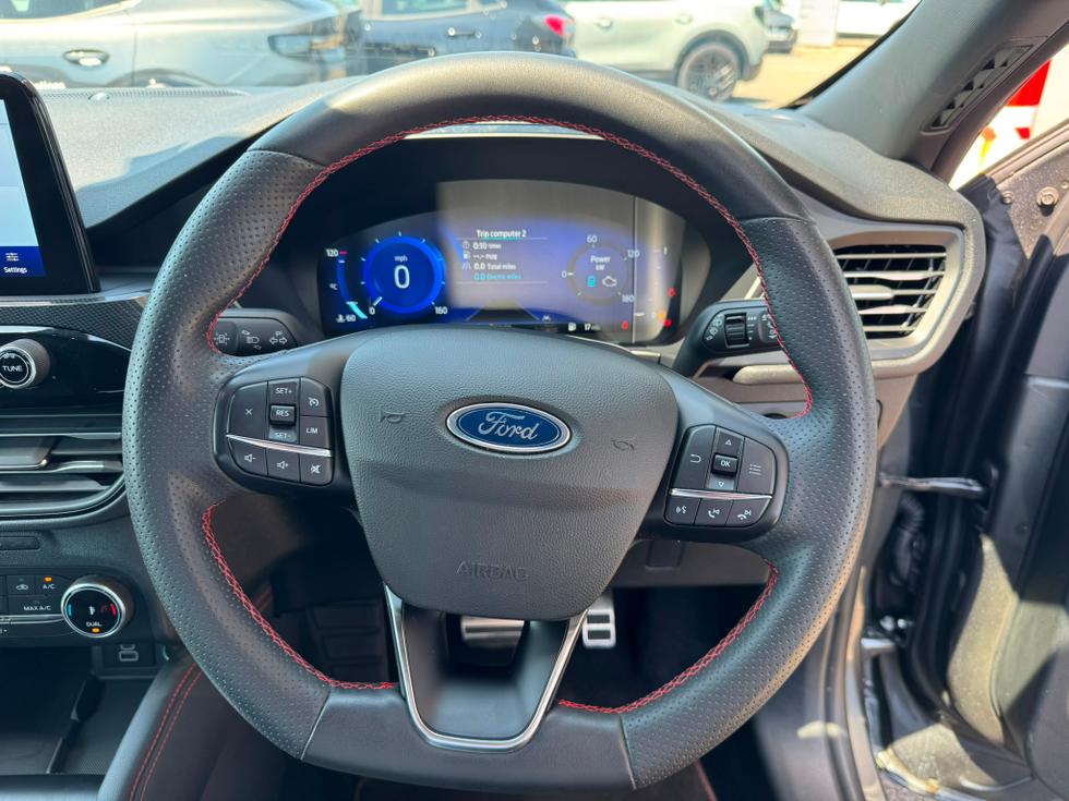 Ford Kuga Photo a34089c0-922d-4387-9389-186e4b4597f6.jpeg