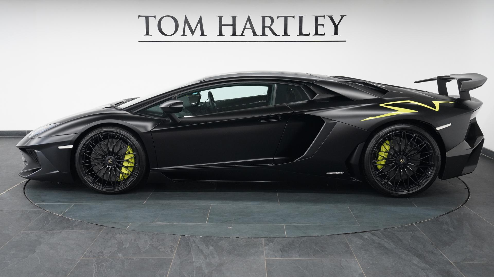 LAMBORGHINI Aventador Photo a34b0f50-53a0-4103-a2d6-9844783d9b3a.jpg
