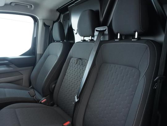 Ford E-Transit Custom Photo a350919e-bfee-46c4-bd3a-5206be326744.jpg