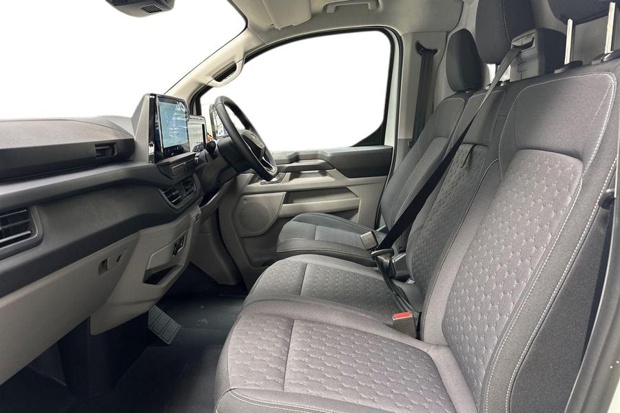 Ford TRANSIT CUSTOM Photo a350cb57-0b03-4ab4-8420-88465cb92dfa.jpg