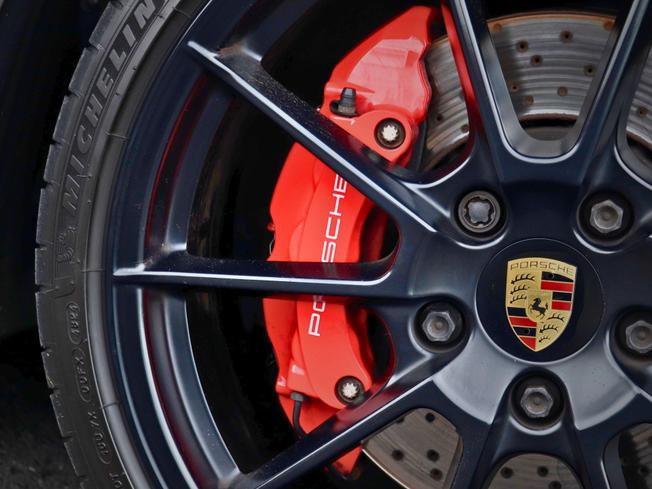 PORSCHE 718 Cayman Photo 15