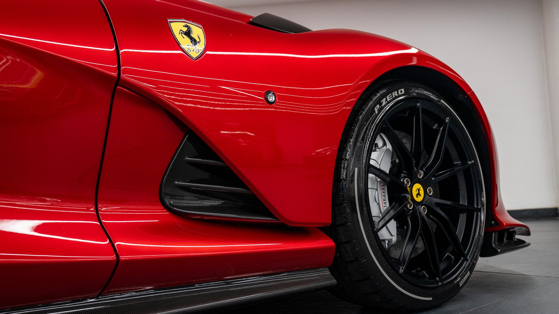 Ferrari 812 Photo a36f3be5-3a87-456a-a576-c0321330c09a.jpg