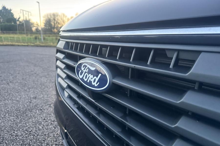 Ford TRANSIT CUSTOM Photo a3703359-9252-4dcb-a0d9-0431fc580f77.jpg
