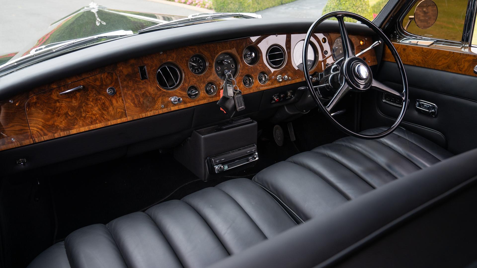 Rolls-Royce Phantom VI Limousine Photo a37309a7-7e6f-43fc-8a3b-ee8935862aef.jpg