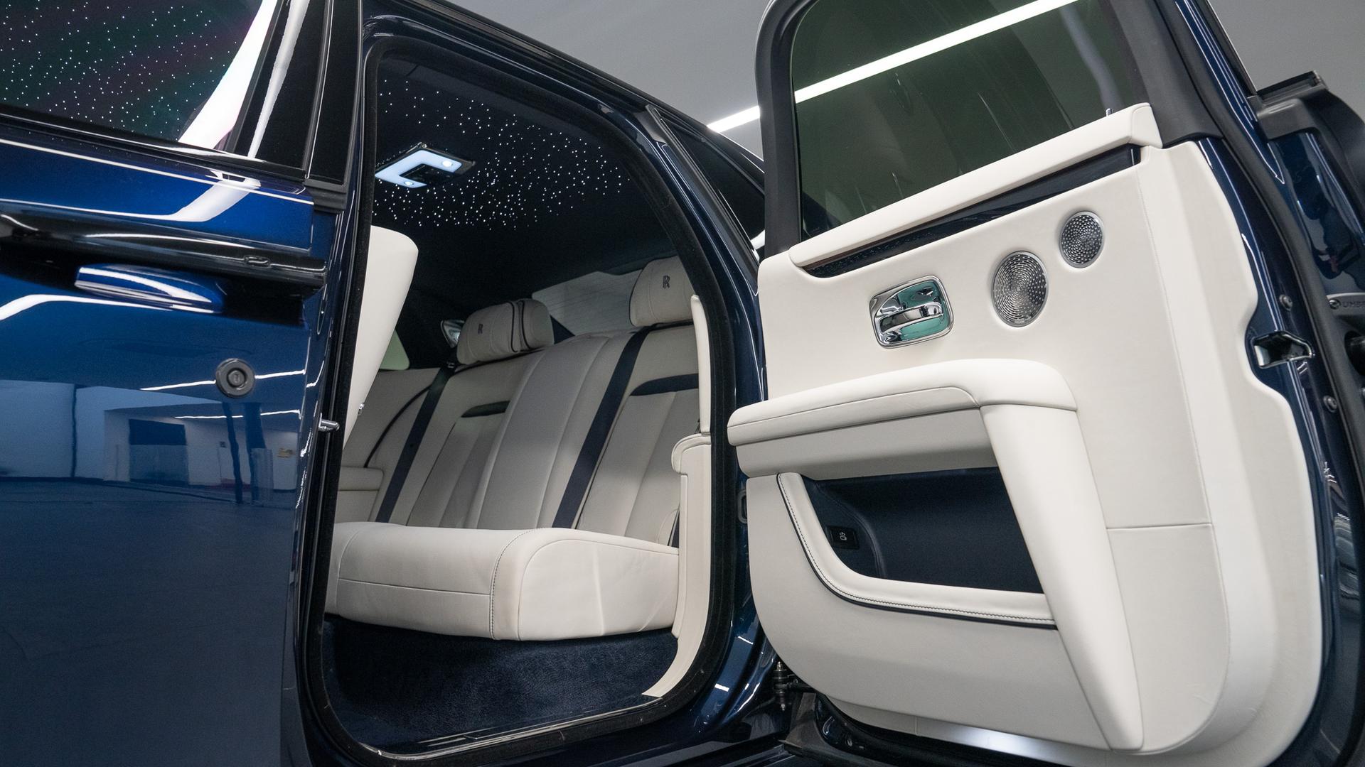 Rolls-Royce Ghost Photo a37725c9-5648-4bf2-8433-99dae7ebaa8d.jpg