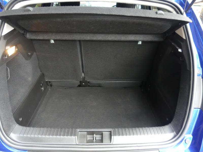 Renault Captur Photo a37dd9d3-076e-4f84-a8ce-c84b1b91991f.jpg