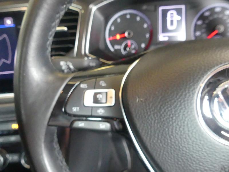 Volkswagen T-Roc Photo a37ee51c-5149-449c-9039-a01190288d35.jpg