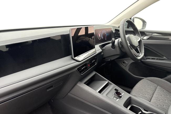 VOLKSWAGEN  Tiguan  Photo 2